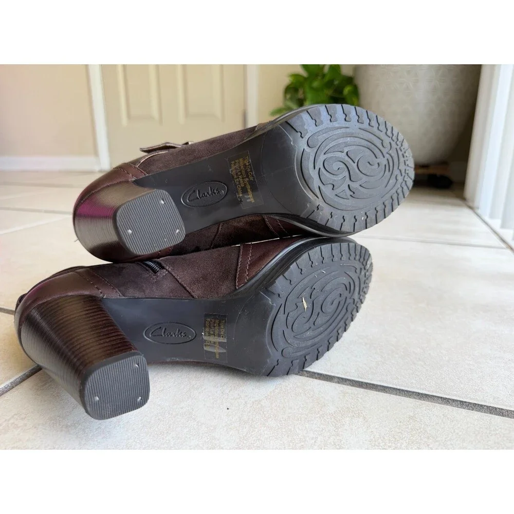 Clarks Scheme Act Brown Leather Suede Ankle Booties Buckle Women's Size 9.5M